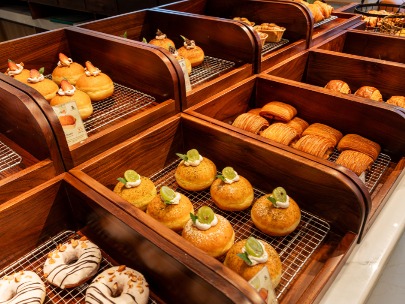 Famous Delicious Cakes in Da Nang - Suggested Places You Must Try Once 11 seo 800 x 600 px 1 1